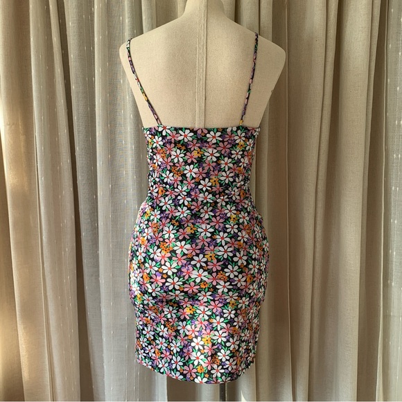 ZARA FLORAL RETRO MINI DRESS - Picture 3 of 11